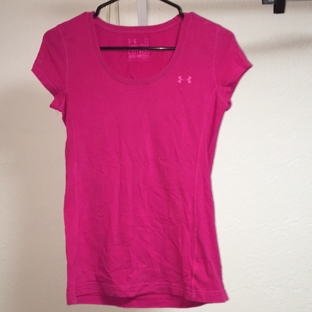 Barely worn xs under armour Tee!